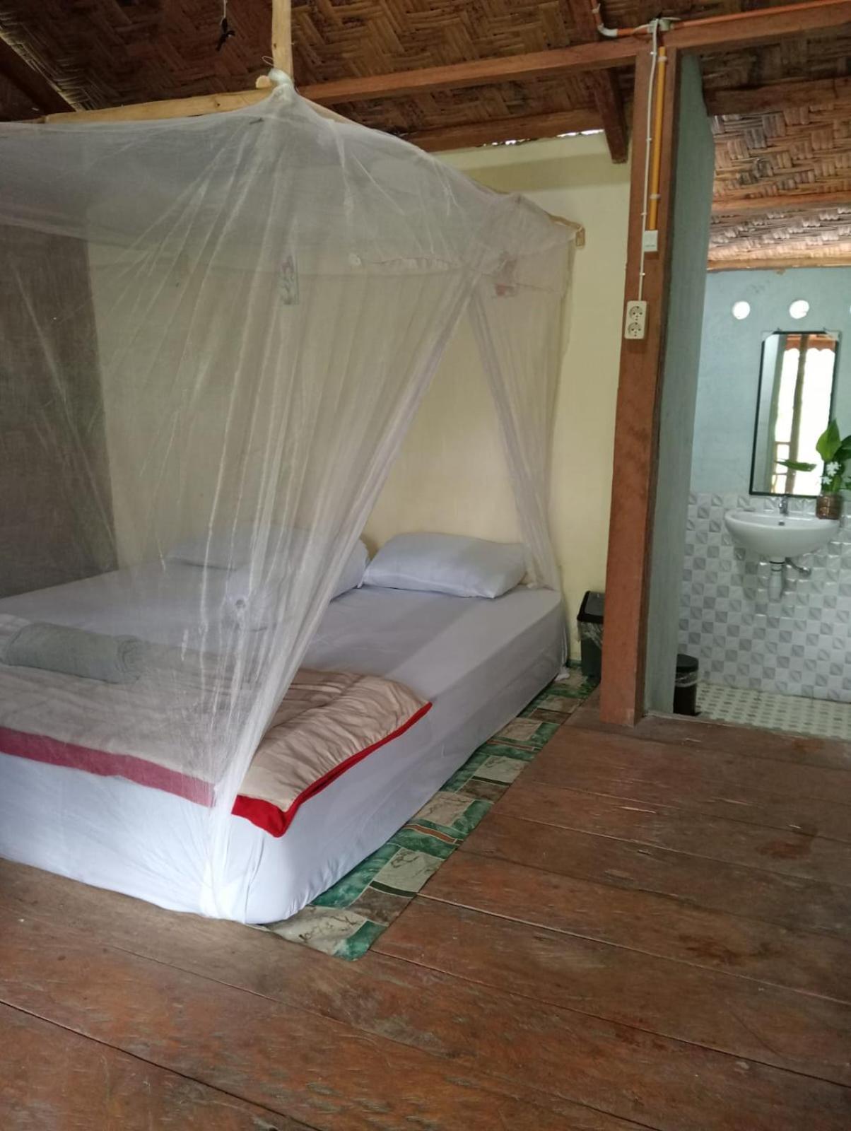 Landak River Guest House Only Trekking With Us Букит-Лаванг Экстерьер фото
