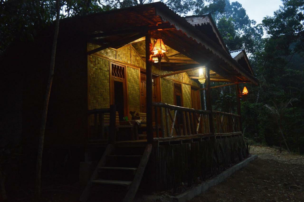 Landak River Guest House Only Trekking With Us Букит-Лаванг Экстерьер фото